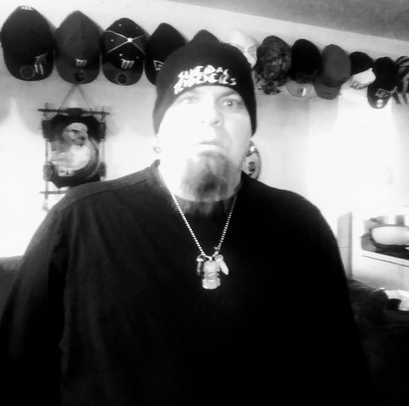 Meet your Posher, Richard - Picture 1 of 1